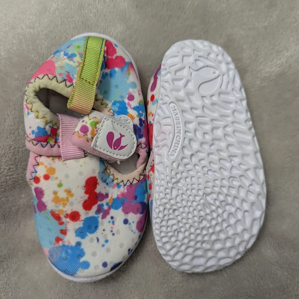 Ikiki Baby Water Shoes EUC Rainbow Soft Sole Size 142 Euro/7 Baby US Size Beach